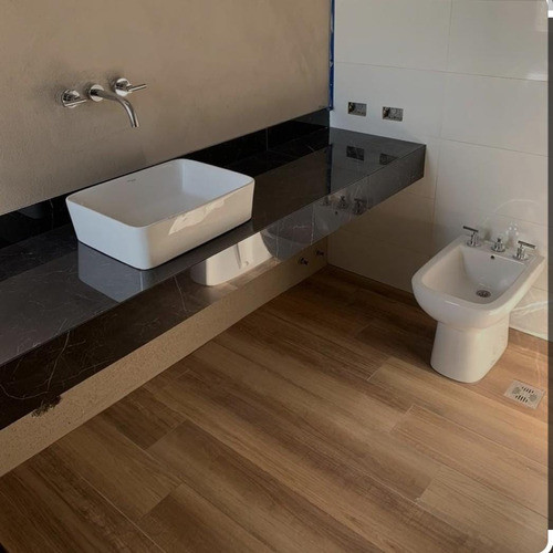 Porcelanato Lapacho 21x122 2da Calidad Cerro Negro 1