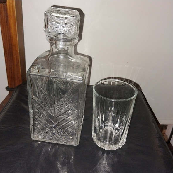 Licorera Wiskera Antigua 1