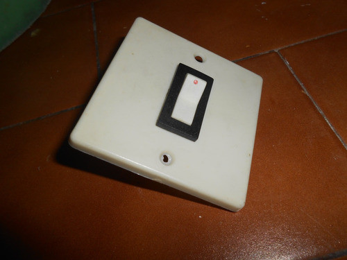 Pulsador De Timbre Plastico Rectangular 7 X 7 Cm 1