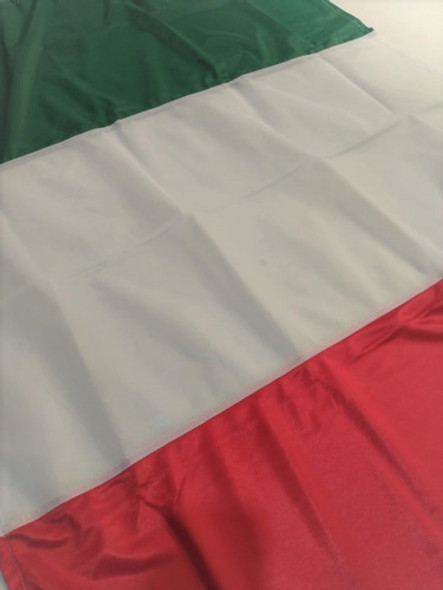 Bandera Italia 90 X 150 Cm Oficial - Reforzada Con Cordones 0 Bandera Italia 90 X 150 Cm Oficial - Reforzada Con Cordones 0
