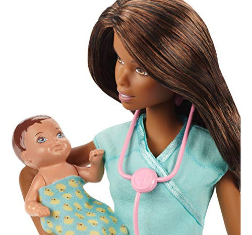 Carreras De Barbie Baby Doctor Doll Playset, Morena 1