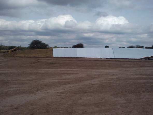 Geomembrana Blanco/negro 4,60 Mt X 5 Mts X 500mic 1