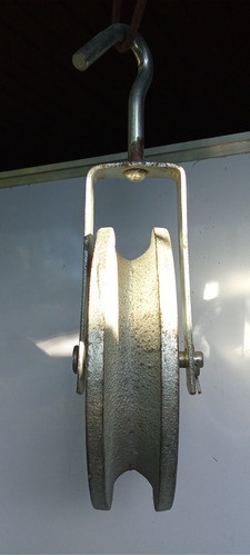 Roldana Con Gancho Para Aljibe,poco Uso!!,diam.16cm 1