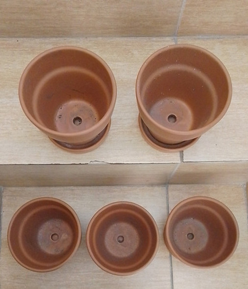 Set De 5 Macetas En Cerámica Con Plato. Excelente Estado. 1