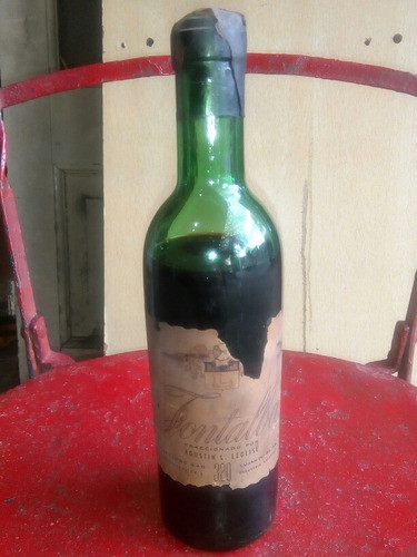 Botella De Vino Antigua Llena 0