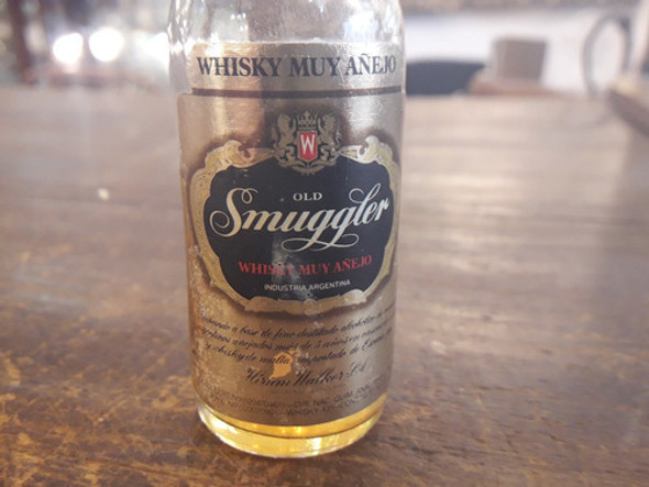 Antigua Botellita De Coleccion Whisky Muy Añejo Old Smuggler 1