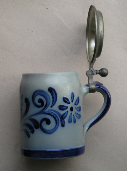 Antigua Jarra Cervecera Color Gris Plomo C/ Tapa, Decorada 1