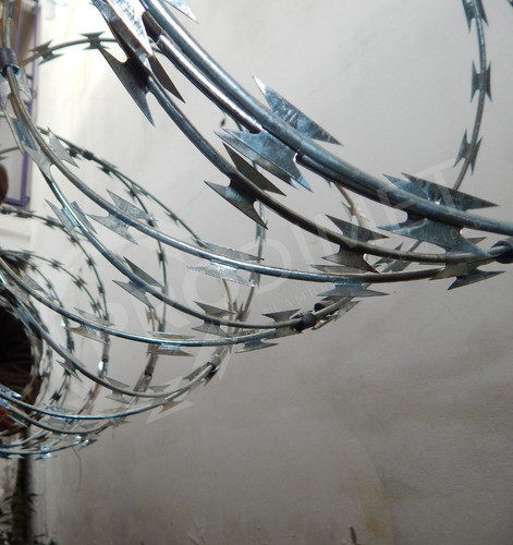 Alambre Concertina Doble 45 Cm. X 10 Mts Navajas Grandes 1