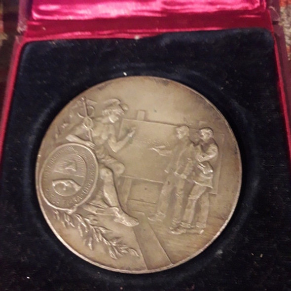 Medalla Escuela Nacional De Comercio De La Plata 1910 Paris 0