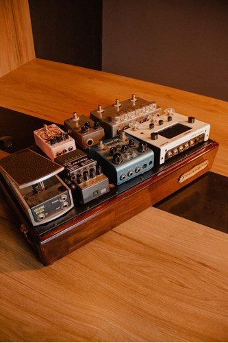 Pedalboard Supreme Imbuia 40x30 - Madeira/alumínio - Extras 1