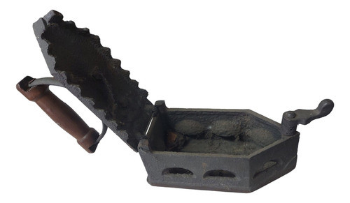 Ferro De Passar Antigo Carvão Decoração Vintage Envio Rápido 0