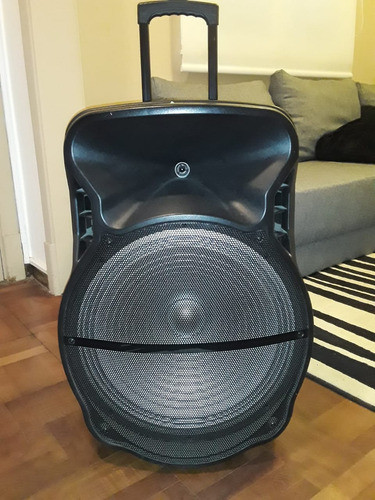 Caja De Sonido Equipo De Sonido Parlante Con Rueditas 0