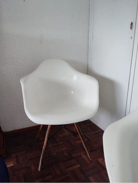 Sillón De Plástico Exterior/interior (2 Unid.) Buen Estado 1
