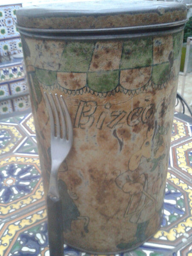 Antigua Lata De Bizcochos Muy Vieja Año 1940 Aprox  Floresta 1