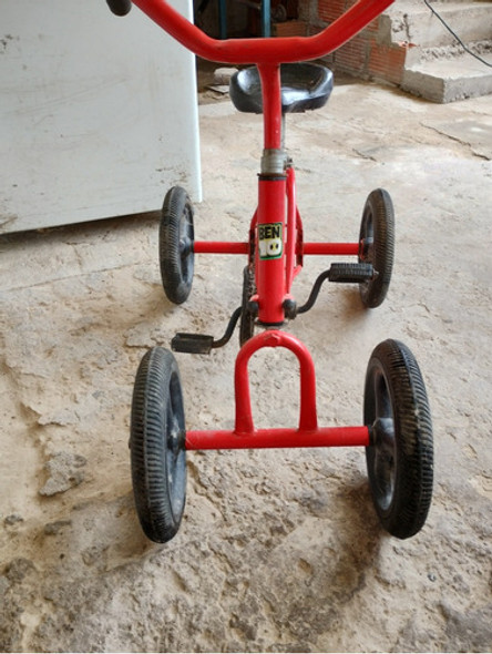 Un Triciclo De Forro. Nuevo . Cuatro Ruedas 1