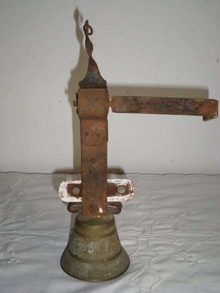 Antigua Campana De Broce De Campo Con Su Antiguo Soporte 1
