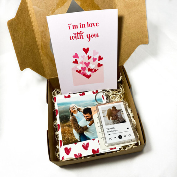 Box Corazón Regalo Fotos Polaroids Y Llavero Spotify 1 Box Corazón Regalo Fotos Polaroids Y Llavero Spotify 1
