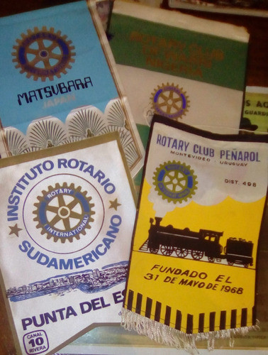 136 Banderines Del Rotary Club 0