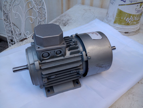 Motor Trifasico 1/3 Hp 1400 Rpm  Blindado Sin Uso  Doble Eje 1