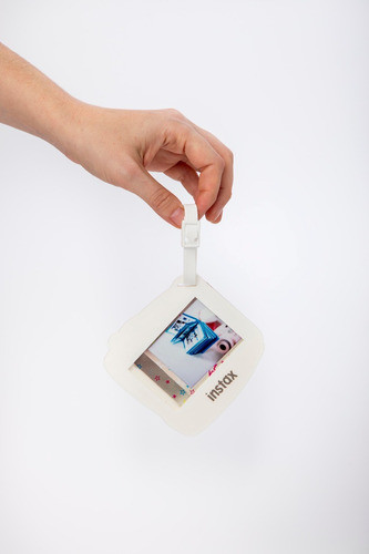 Colgante Valija Fujifilm Instax Mini Silicona Blanca Premium 1