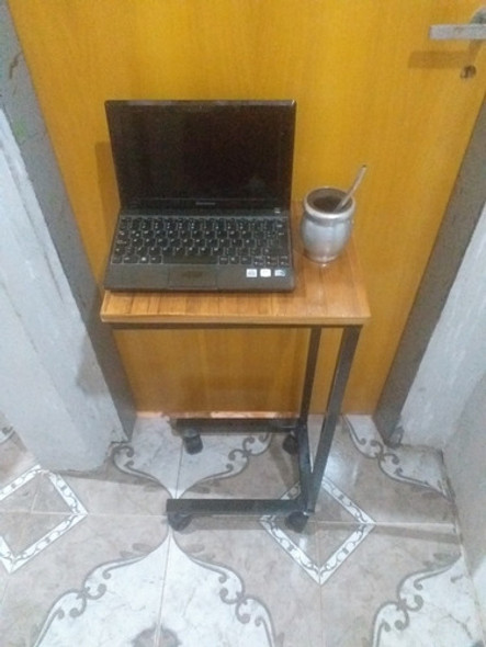 Mesa De Arrime Para La Cama O Sillon Con Rueditas 1