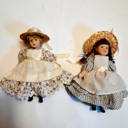 Dos Antigua Muñecas De Porcelana Vestidas Victorianas 0