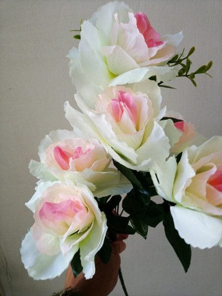 Flores De Rosas Artificiales En Ramo 1