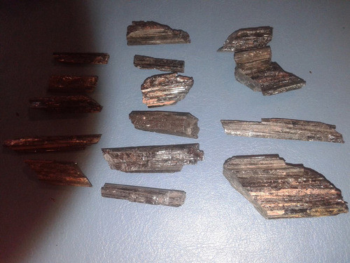 Mineral Cristales De Turmalina Negra Chorlo 1