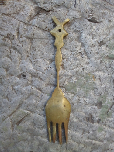 Antiguo Tenedor De Bronce 20,3 Largo - 4,1 Ancho 1