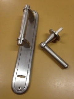 Manijón Con Chapa Y Giratoria Con Roseta (material:bronce) 0