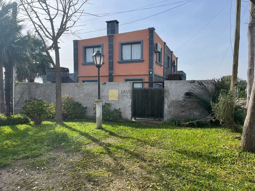 Alquiler Anual Casa De 3 Dormitorios En Balneario Buenos Aires 0