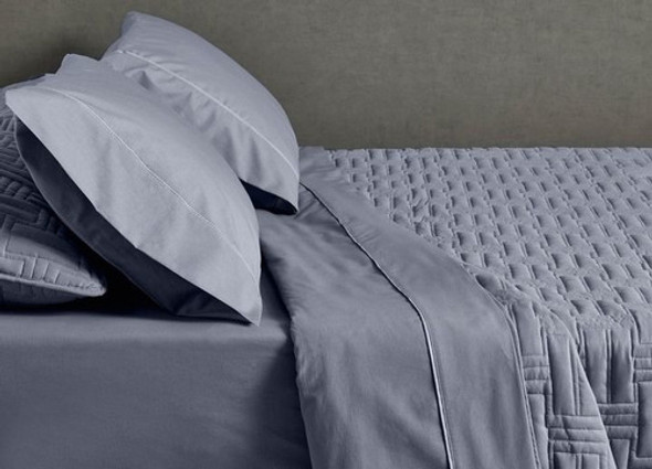 Cubrecama Gris Dos Plazas Y Media Y Queen Premium 0
