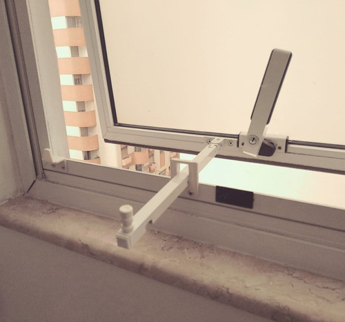 Kit 3 Travas Limitadora Janela Basculantes 30 Cm - Branca 1