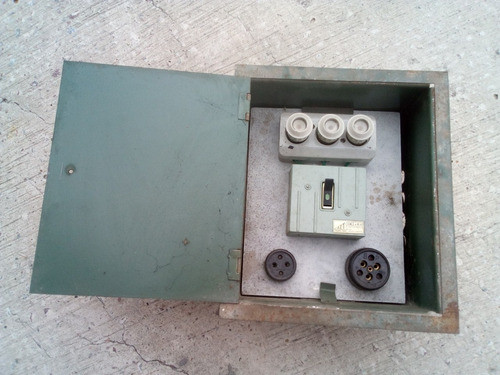 Tb-antiguo Tablero De Luz 30,5 X 16 X 35,5 Alto Ind.arg. 0