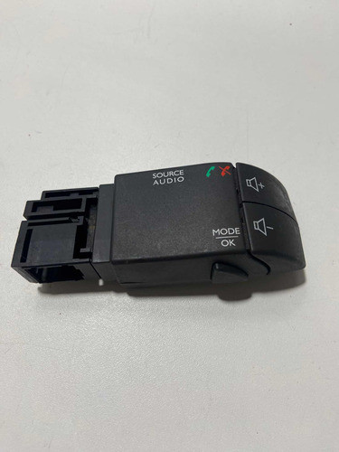 Botão Comando De Som E Ligação Renault Logan-sandero 0