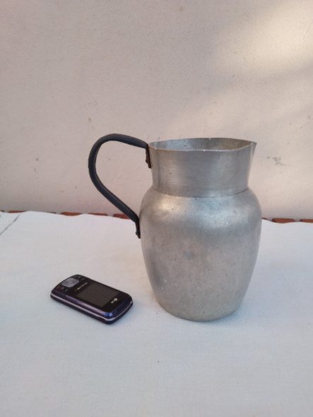 Antigua Jarra En Aluminio Capacidad 2 Litros Ver Leer 0