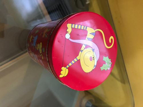 Lata Latita Grande Roja Con Gatitos 14cm X 9.5cm De Diametro 1