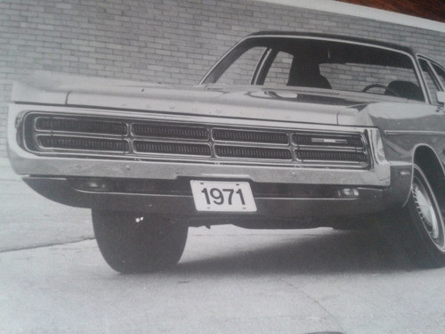 Foto Antigua Auto Plymouth Sport 1971 Chrysler Suiza 1