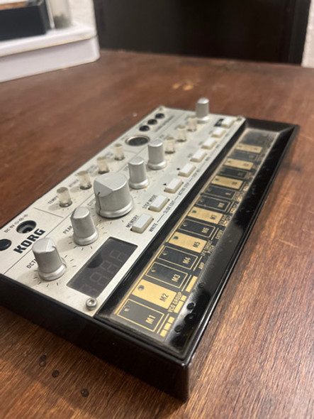 Korg Volca Bass Analogue Bass Machine Con Cargador! 0