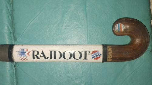 Antiguo Palo De Jockey De Madera - Rajdoot - Los Angeles 84 1