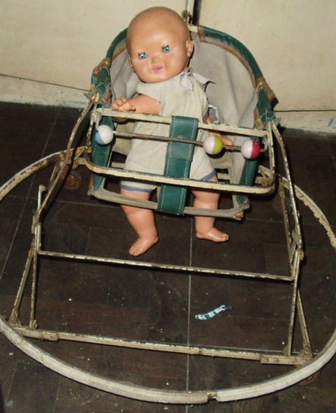 Antiguo Andador Infantil Y Muñeco Coleccion Adorn Restaurar 1