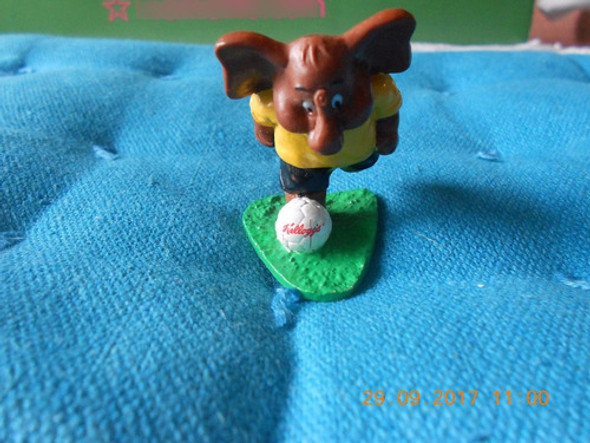 Kelloggs - Muñeco Melvin El Elefante - Jugador De Futbol 0
