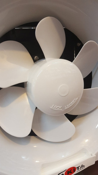 Extractor De Pared De 20 Cm Akita 2 Años De Garantia Nuevo 1