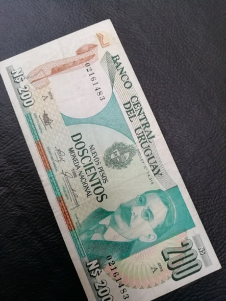 Antiguo Billete De 200 Pesos Uruguayos Serie A 1