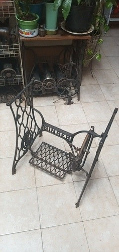 Antiguo Pie De Máquina Hierro De Fundición Singer Original 1
