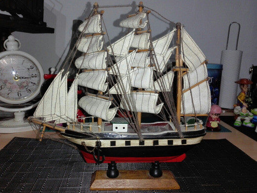 Barco En Escala 30 Cm 1