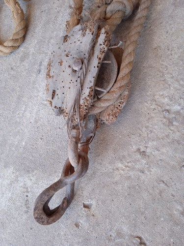 Poleas Rondana Antigua Con La Cuerda 1