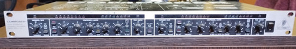Compresor Behringer Mdx 2100 1