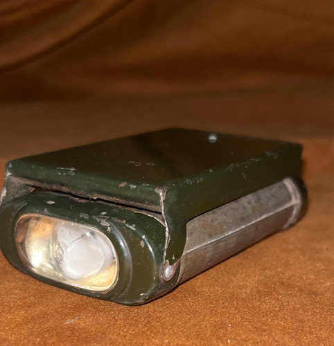 Linterna Antigua Tipo Petaca C Espejo Maquillaje Rara 1