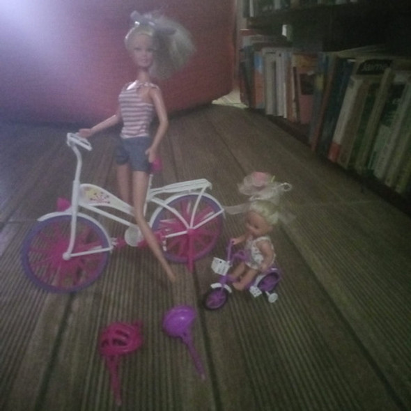 Muñecas (las 2) 0 Muñecas (las 2) 0